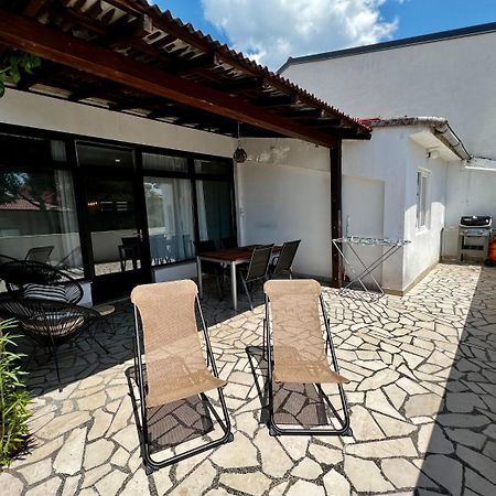 Apartment Denis - Great Location & Large Terrace Makarska Exterior photo