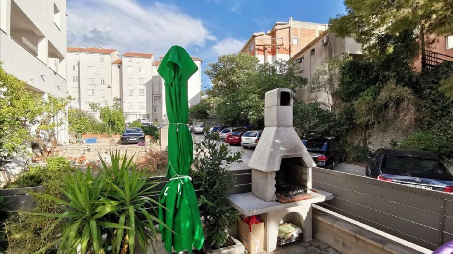 Apartment Denis - Great Location & Large Terrace Makarska Exterior photo